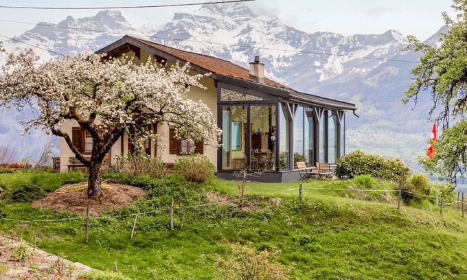 Les Posses-sur-Bex House | Beautiful private villa for 6 guests with balcony, panoramic view and parking