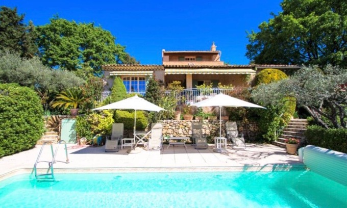 Flayosc Villa | Beautiful Provencal house with private pool in picturesque village not far from the sea