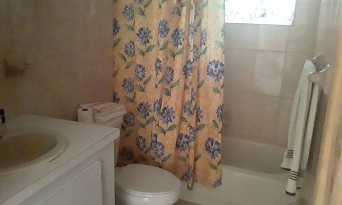 South Andros House | beautiful Quaters