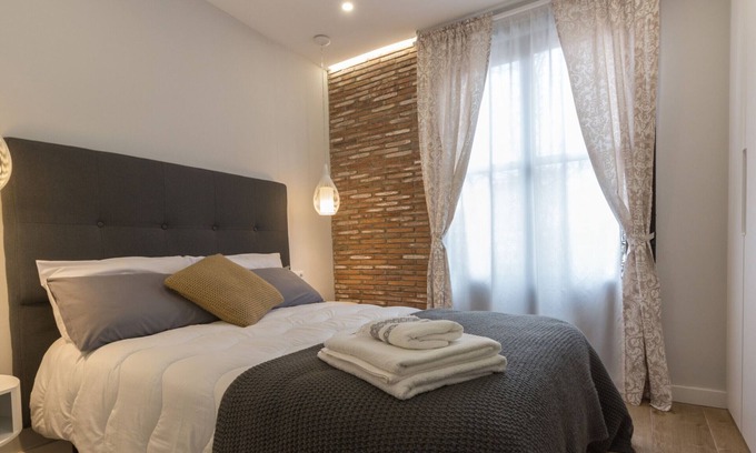 Logrono Historic Centre Apartment | Beautiful renovated apartment in central Logroño with WIFI