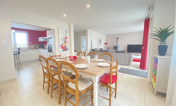 Plouescat House | Beautiful Renovated House with Beach Access Just 100 Meters AwaynRated 3*