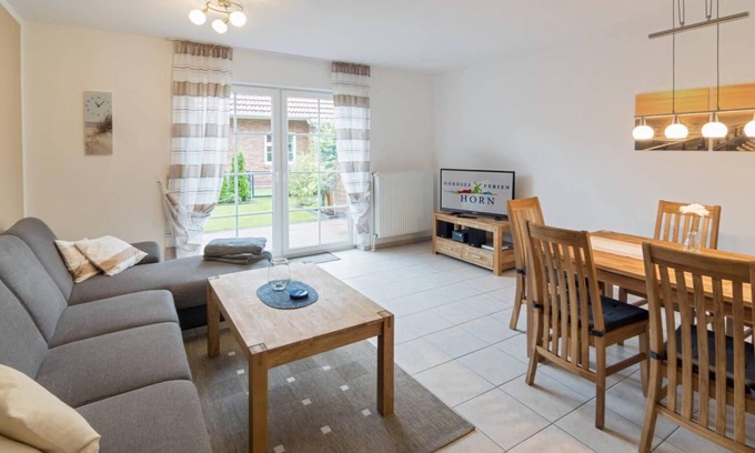 Westeraccumersiel House | Beautiful terraced house Meerzeit in a central location