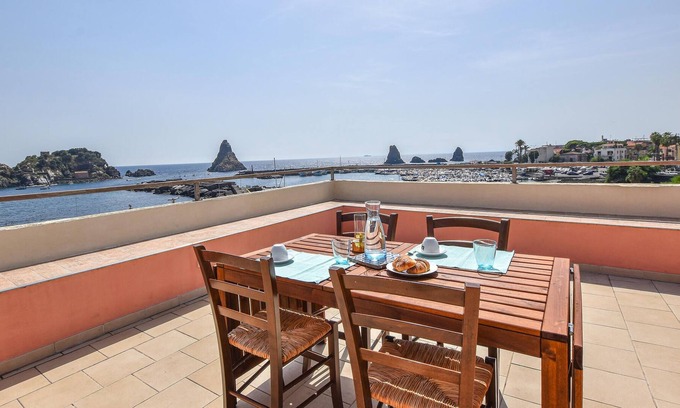 Aci Trezza House | Beautiful vacation home with historic charm and great panoramic view