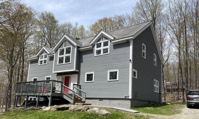 Forest Farms House | Beautiful Vermont home set on a private property with a view of Stratton Mt