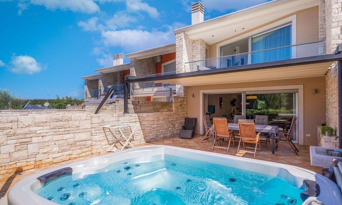 Krizine House | Beautiful villa for 6 people with A/C, private pool, WIFI, TV, terrace and pets allowed