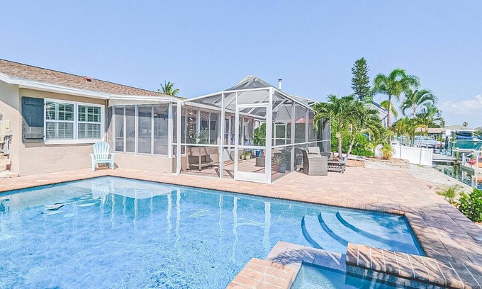 Apollo Beach House | !BEAUTIFUL WATERFRONT HOUSE WITH POOL AND SPA!!