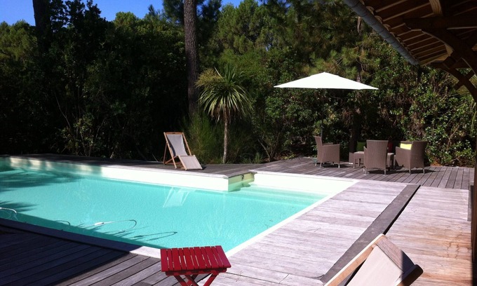 Le Canon House | Beautiful wooden contemporary house with swimming pool