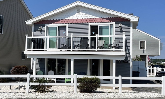 Wells Beach House | Beautifully Updated Clean Beach Rental Across the Street from Wells Beach