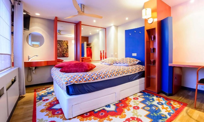 Gullegem Bed & Breakfast | BeautyD RED ROOM centrum GULLEGEM KORTRIJK