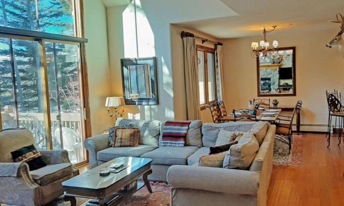 Edwards House | Beaver Creek-Arrowhead Steps from Skiing, Hiking, MTB, Pool/Hot Tub,Free Shuttle