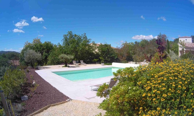 Vogue House | Bed and Breakfast Camélia, Le Mas de Molines