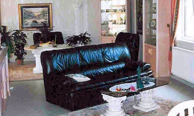 Issel House | Bed and Breakfast Domaine de la Pendule 1