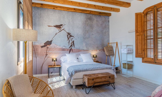 Balaguer Apartment | Bed and Breakfast 'Habitació Superior' with Shared Terrace, Wi-Fi and Air Conditioning