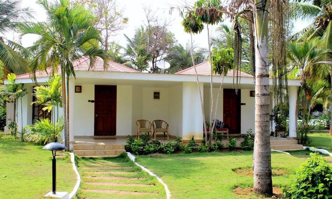 Mahabalipuram Beach House | Bed and Breakfast Cottage stay,Mahabalipuram