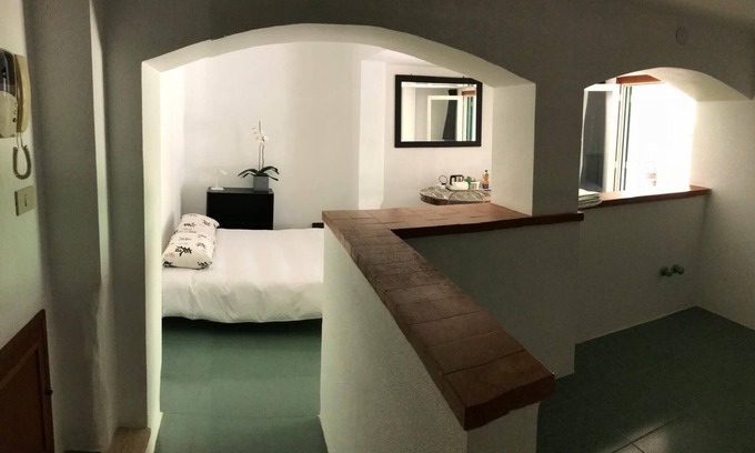 Addaura House | Bed and Breakfast 'Park House Mini' with Shared Pool, Wi-Fi and Air Conditioning