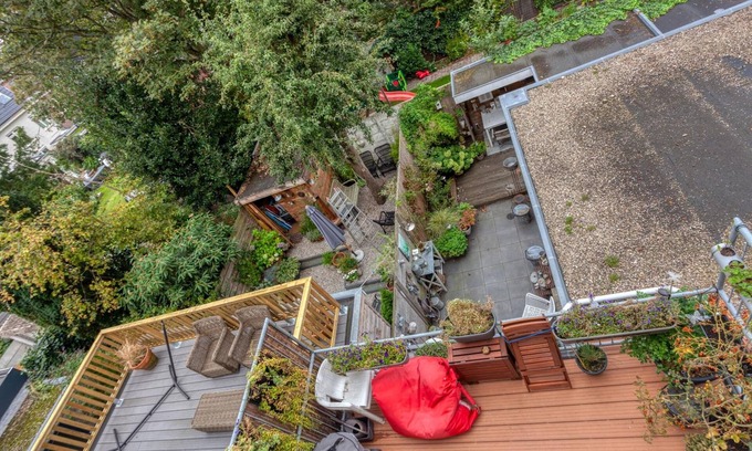 Haarlem House | Bed and Breakfast The Rose