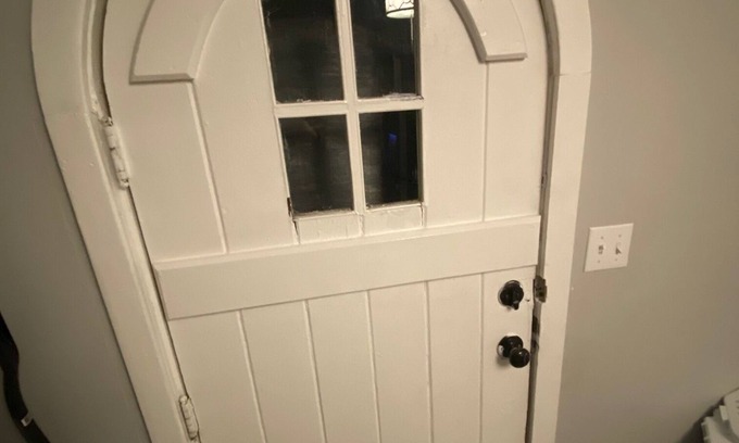 Fort Erie House | Bedroom w/living room/bathroom/kitchen/free WiFi/walk to Lake Erie beach