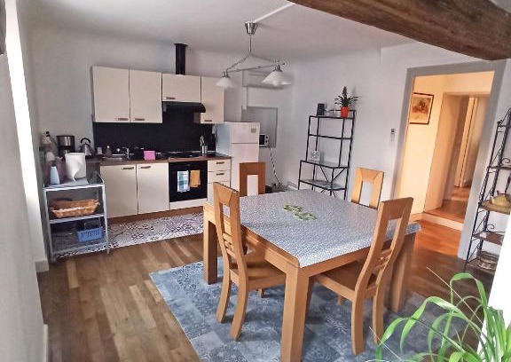 Magny-Cours Apartment | Bel appartement indépendant centre de Magny-Cours avec parking