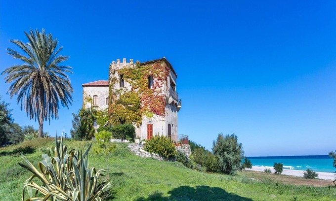 Santa Caterina Dello Ionio Marina House | Belvilla by OYO Orangery in the Green