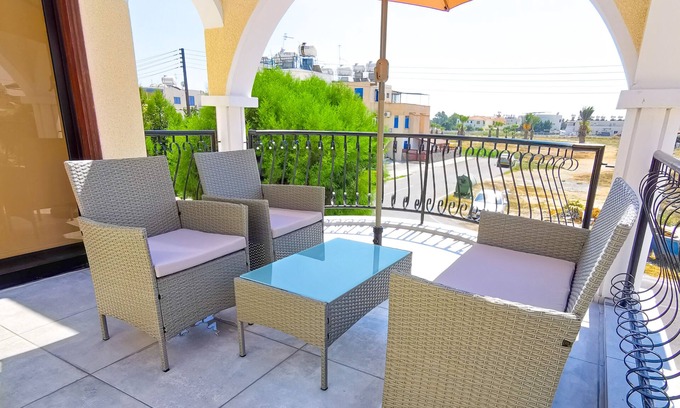 Livadia Apartment | Bella Ciao Beach Apartment - 4, 5 (1bdr)