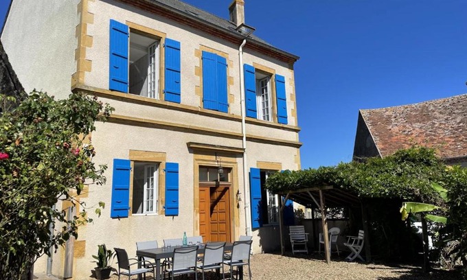 Pierrefitte-sur-Loire House | Belle maison familiale en campagne avec terrasse et jardin - FR-1-489-387