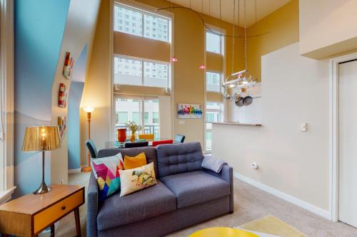 Belltown Apartment | Belltown Court Sunset Suite