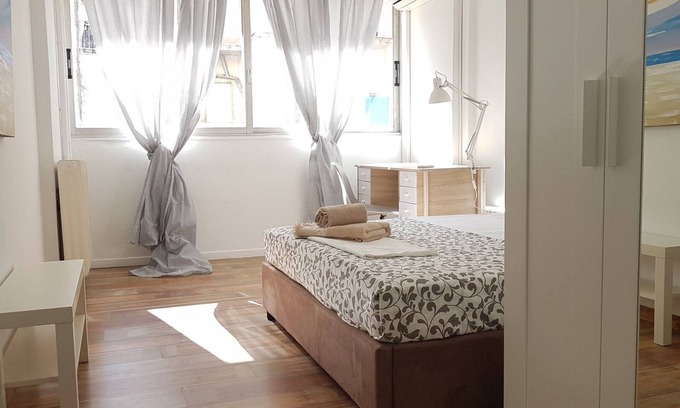 Kypseli Apartment | Berry apartment - Athens Center, 6 BD, 3 BATH