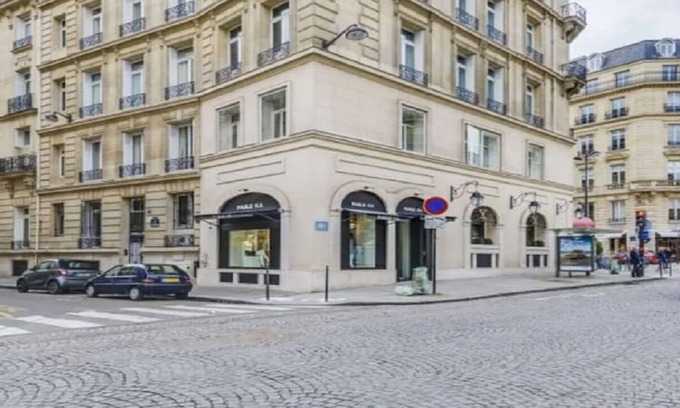 Champs-Elysees Apartment | Best location in 8th next to Ave Montaigne-the glamour of Champs Elysees
