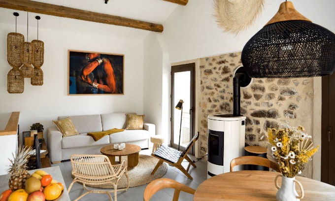 Montbolo House | Between the mountains and the sea, a profound and eco-chic nature experience in