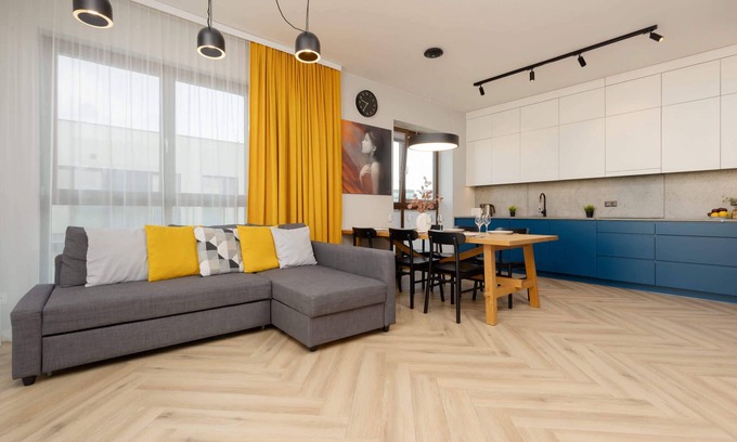 Mokotow Apartment | Białego Dębu 12 | Warsaw | Trendy Apartment | Desk