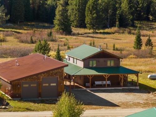 Lazy Acres House | Big House at Bunkhouse