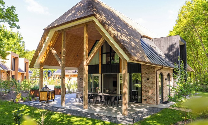 Municipality of Ede House | Big on luxury, made to relax – spa, 5 bedrooms, room for 12 guests.