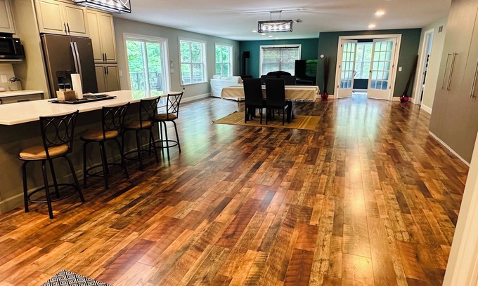 East Haddam Apartment | Bimbadeen Loft: Huge Open Plan 2-bedroom! Bring the boat, kids, and the dog!