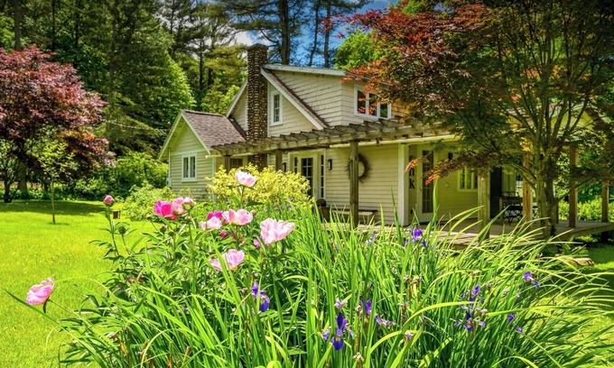 East Chatham House | Birds’ Nest Bungalow