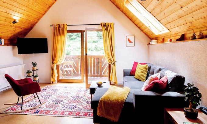 Darstein House | birds-nest holiday home palatian forest balcony wood stove