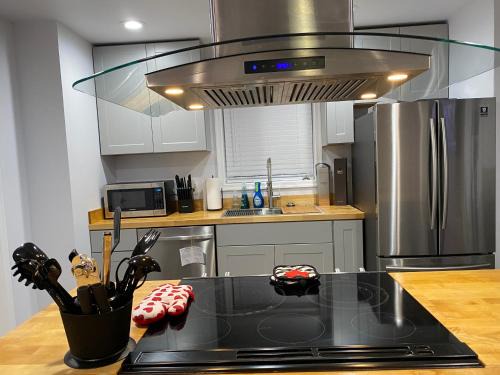 Columbia House | Birthday House