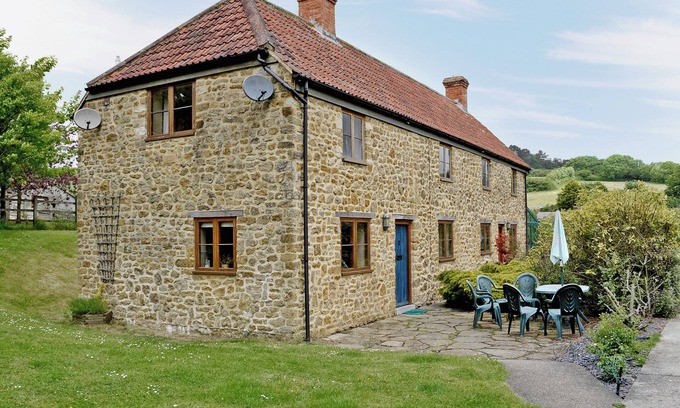 Stoke Abbott House | Blackberie Cottage - E2389