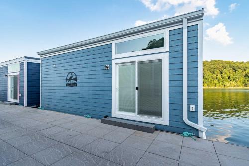 Russell Springs House | Blue Bayou - Floating House on Lake Cumberland