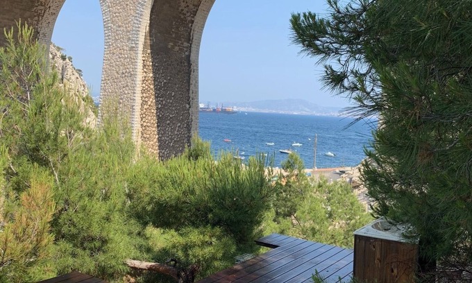 Niolon House | Blue coast, 200 metres from the sea, superb view, jacuzzi