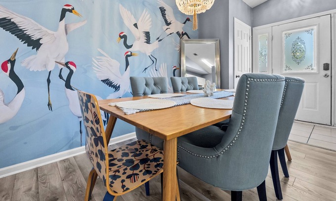 Upper Grand Lagoon Cottage | Blue Haven- 4 mins to Beach, Bikes, Fire Pit, Pets