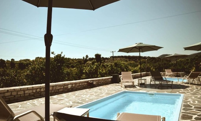 Pidima Kyras Apartment | Blue in Green South