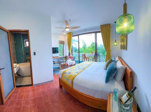 Cam Pho Bed & Breakfast | Blue Tropical House Hội An