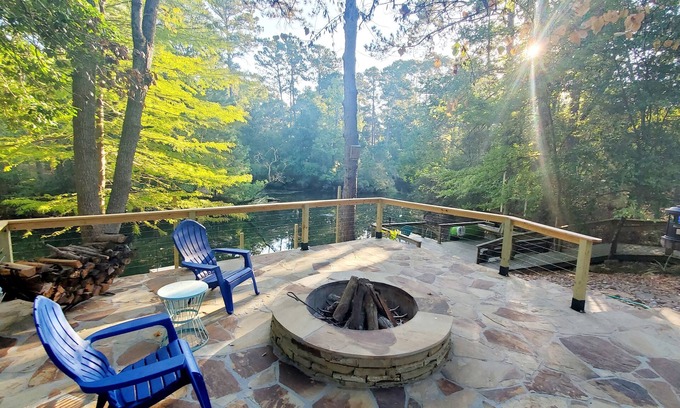 Goodrich Cottage | ★Bluegill Cottage★ by the lake - Kayak, pedal boat, fishing, private dock