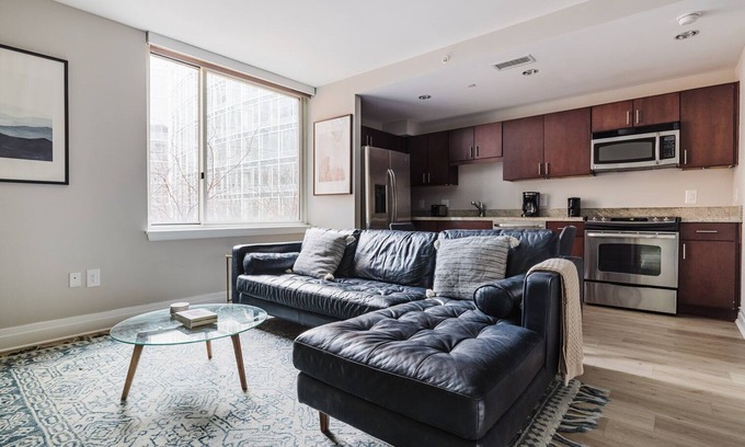 George Washington University Apartment | Blueground | Foggy Bottom 1bd apartment