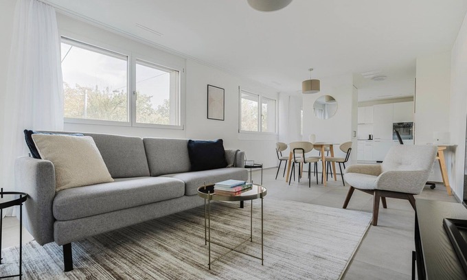 Center Apartment | Blueground | Gewerbeschule, w/d, fully furnished