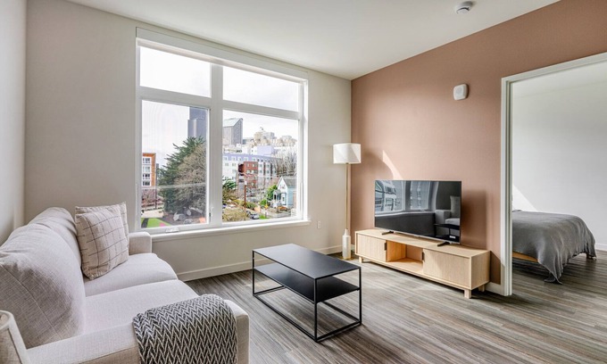 Yesler Terrace Apartment | Blueground | Northlake, gym & rooftop, nr zoo