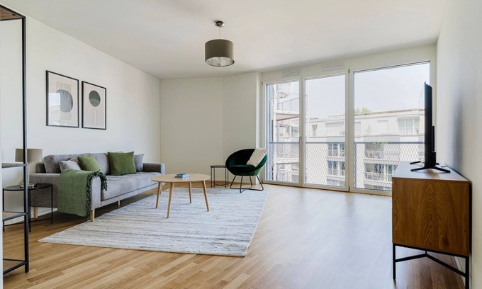 Alt-Wiedikon Apartment | Blueground | Wiedikon, balcony & w/d, nr market