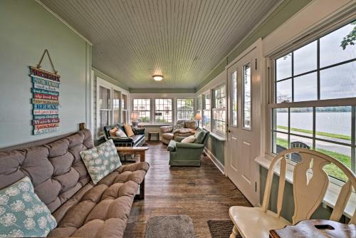 Edinboro House | Boat and Ski Home on Edinboro Lake with Grill!