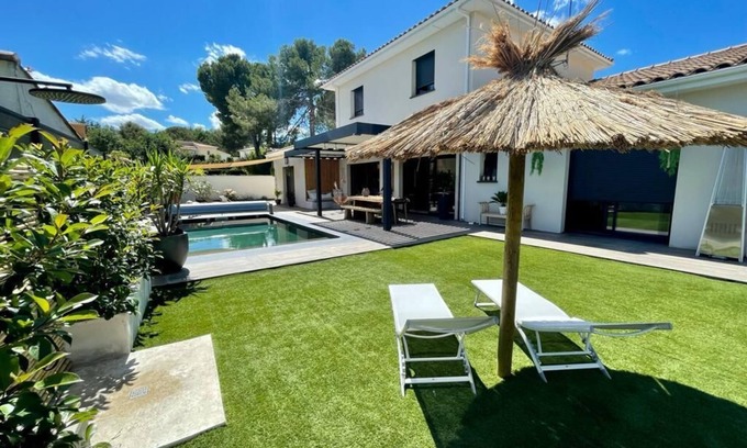 Aigues-Vives Villa | Bohemian chic villa near beach and forest