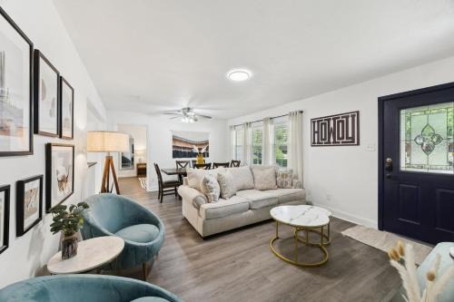 Farmers Branch House | Boho Bungalow near DFW Airport